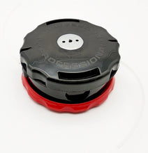 Laden Sie das Bild in den Galerie-Viewer, Ø115mm halbautomatischer (Tab) Fadenkopf mit 10mm Aufnahmebohrung und 2,4mm Faden Mähkopf / Spulenkopf / Trimmerkopf / Doppelfadenkopf für Freischneider, Motorsense universell – von Kraftfeld | Werkzeughandel - Feldmann