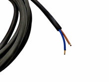 Laden Sie das Bild in den Galerie-Viewer, Netzleitung H07RN-F Kabel 2x1,5mm² Aderendhülsen Detail Anschluss