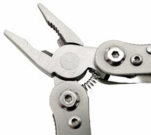 Laden Sie das Bild in den Galerie-Viewer, Edelstahl Multi Tool Zange, Messer, Flaschennöffner, Schraubendreher Kreuz und Schlitz, Säge, Feile etc, Werkzeug + Tasche – von Kraftfeld | Werkzeughandel - Feldmann
