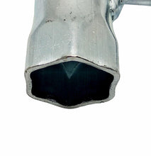 Laden Sie das Bild in den Galerie-Viewer, Kettensäge Kreuz Zündkerzenschlüssel 17x19mm von hinten, von Kraftfeld, Werkzeughandel Feldmann
