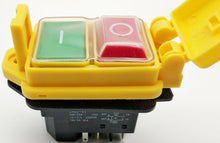 Laden Sie das Bild in den Galerie-Viewer, Maschinen Elektro Ein Aus Geräte Schalter 250 V,16 A,IP 55 Taster Hauptschalter – von Kraftfeld | Werkzeughandel - Feldmann
